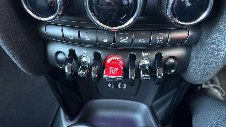 MINI Hatchback 1.5 Cooper 3dr Petrol Hatchback